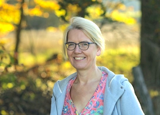 Systemische Beratung und Familienaufstellung in Osnabrück Belm. Beate Meyer zu Driehausen, Familienstellen mit Figur & Familienaufstellung in Präsenz. Kinderwunsch & Familienglück